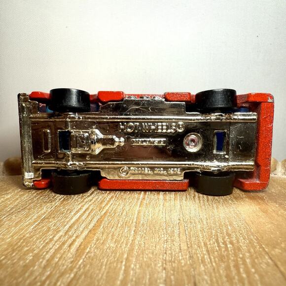 Hot Wheels Emergency Lot- 2 Fire Eater Fire Trucks, Police Car, Fire Chief Sedan - Picture 13 of 14